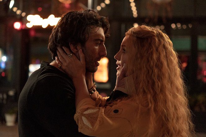 Film Námi to končí, je první celovečerní adaptací románu Colleen Hoover.
