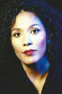 Herec Caroline Lee-Johnson