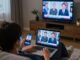 Sledování živého vysílání televize na notebooku a mobilu