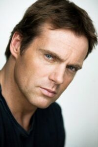 Herec Michael Shanks
